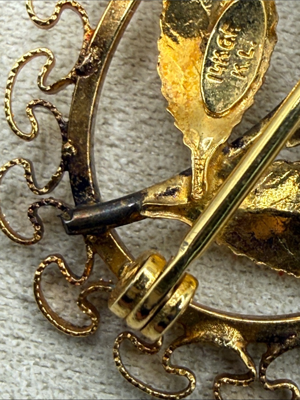 1940’s vintage 12k Gold filled Karen Lynne Leaf & faux opal bin brooch - Picture 8 of 13
